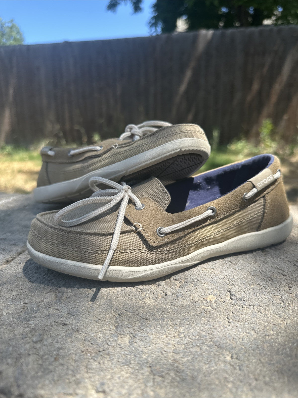 Crocs Santa Cruz Loafers Slip-On Shoes - Women’s Size 6 (W6) - Kids Size 5
