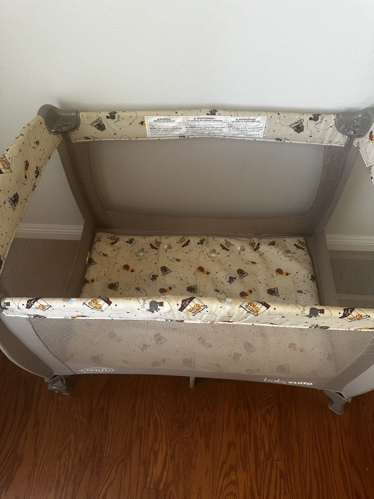 Evenflo Portable BabySuite 300 in the Circus/ABC Pattern