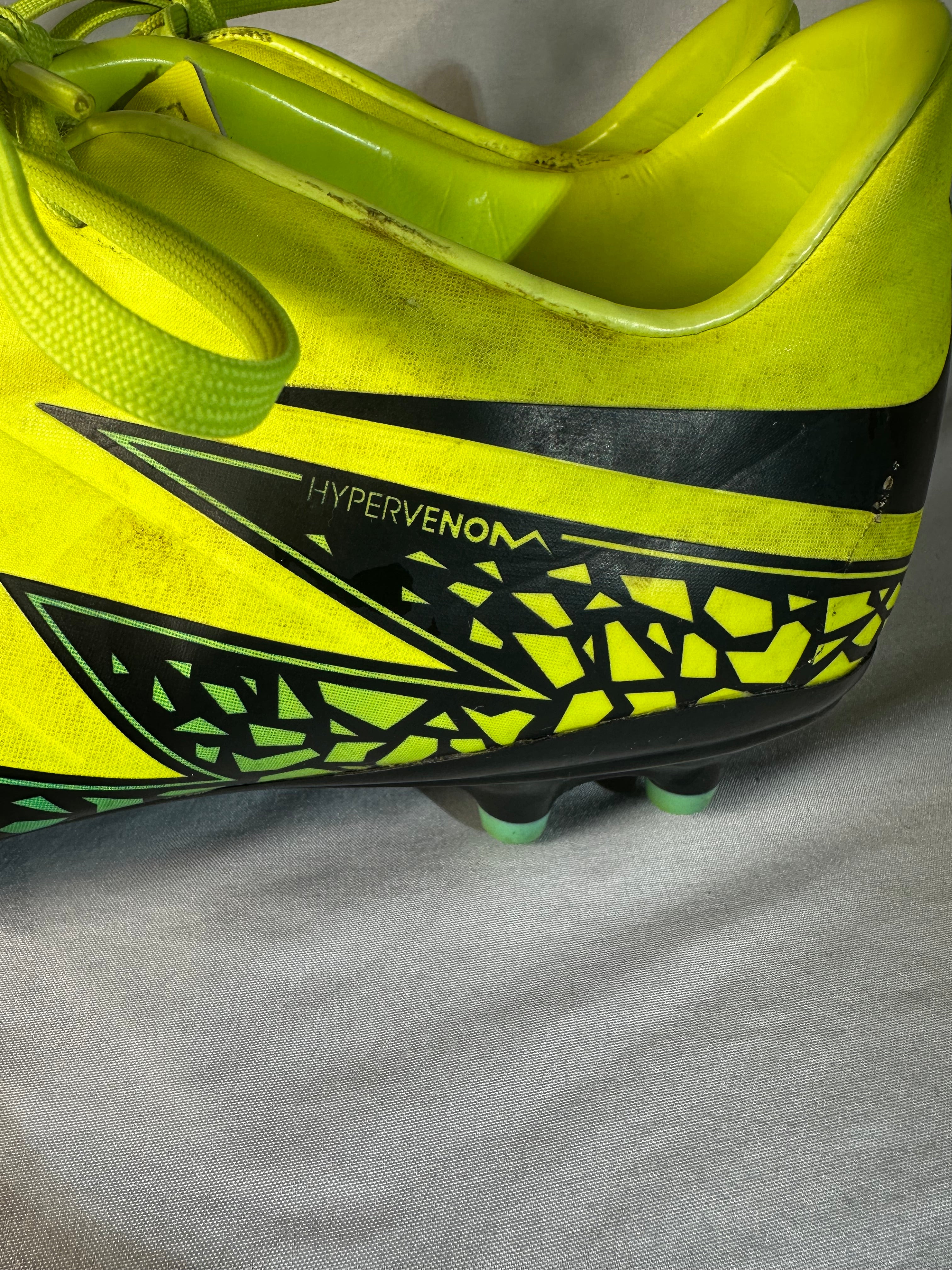 Nike Hypervenom Phinish II Soccer Cleats – Neon Green – Lightweight Firm Ground Boots