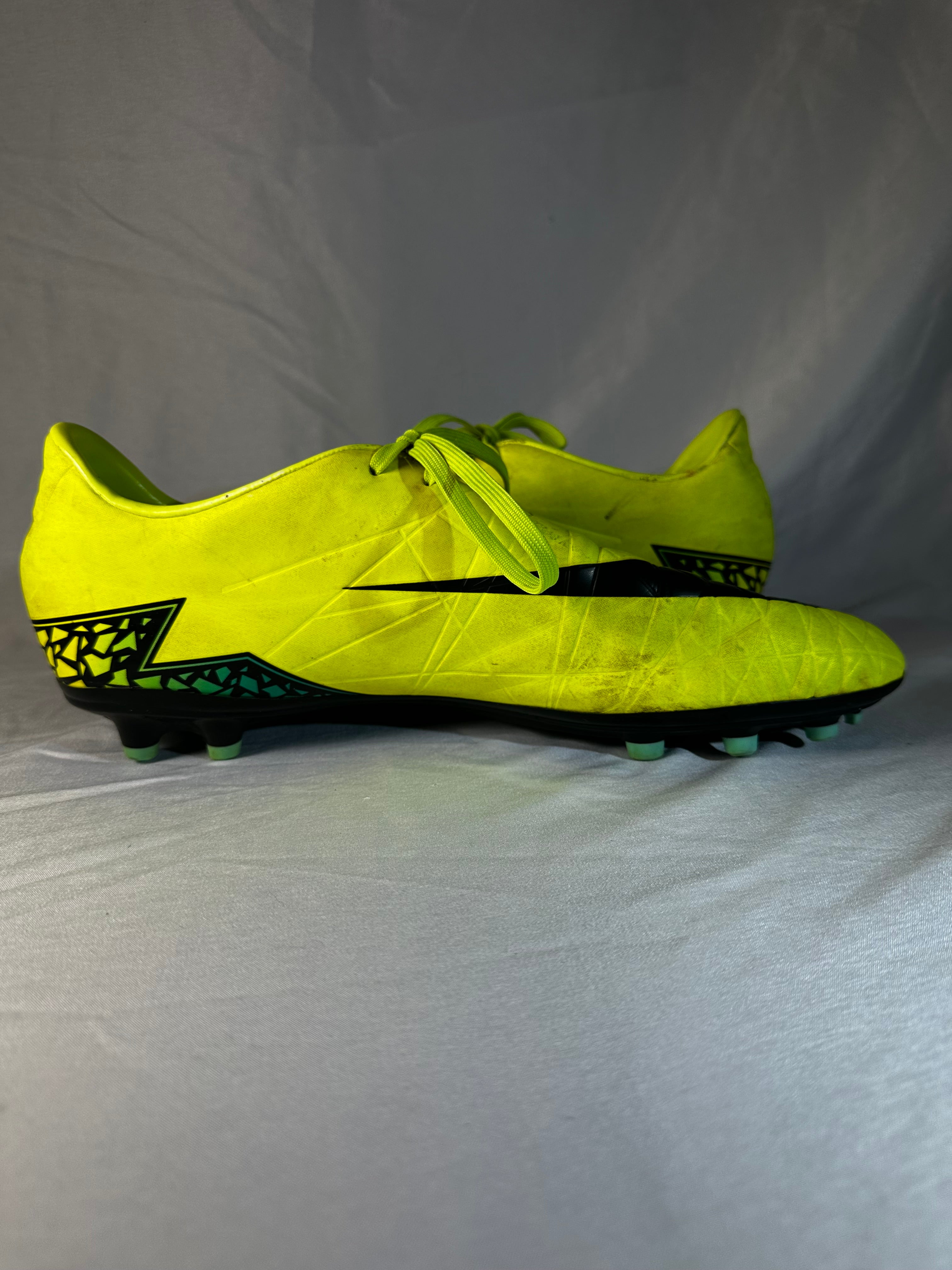 Nike Hypervenom Phinish II Soccer Cleats – Neon Green – Lightweight Firm Ground Boots