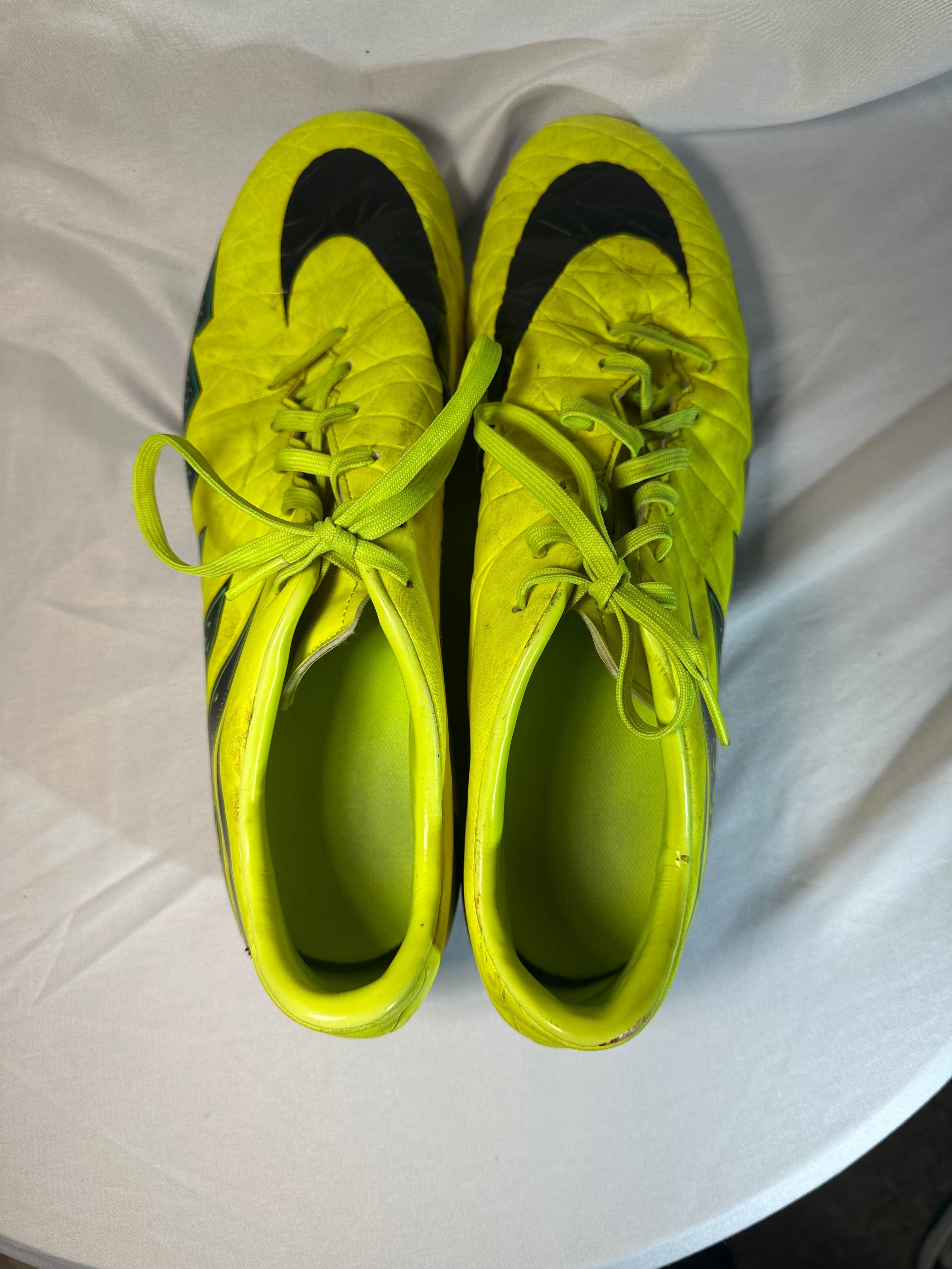 Nike Hypervenom Phinish II Soccer Cleats – Neon Green – Lightweight Firm Ground Boots