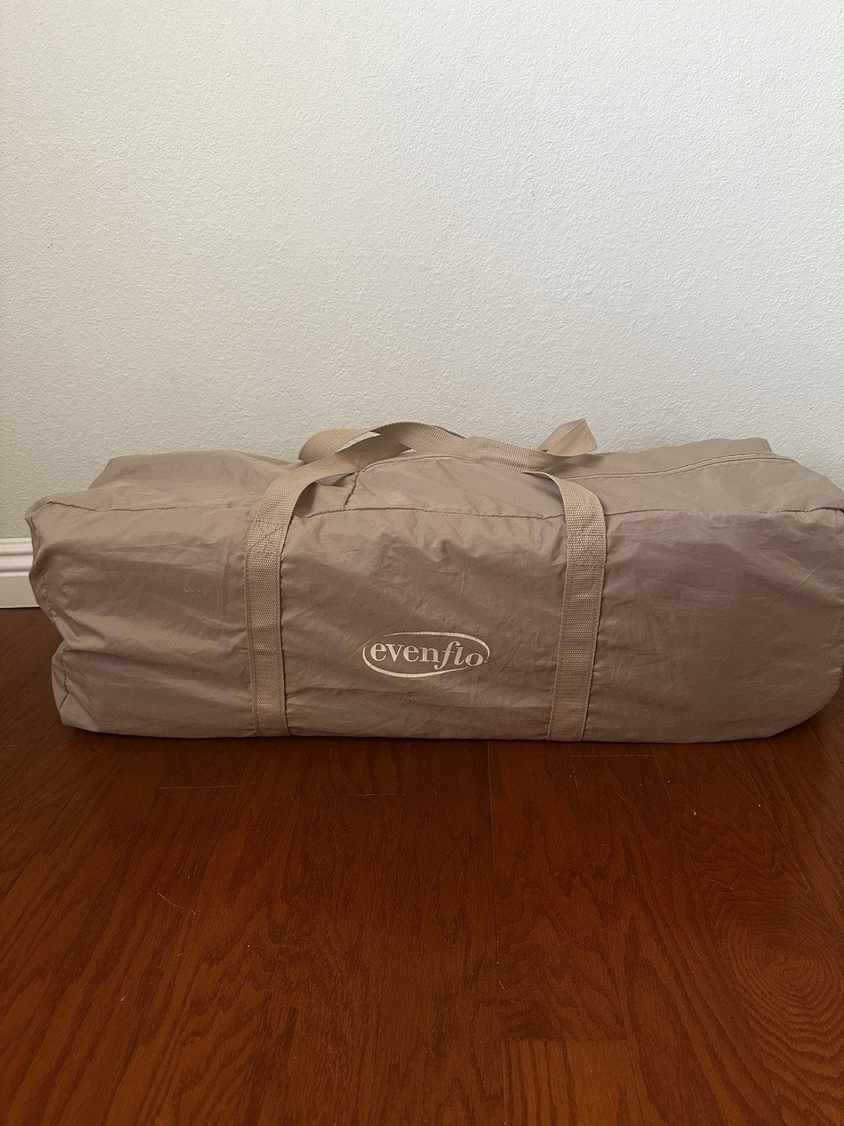 Evenflo Portable BabySuite 300 in the Circus/ABC Pattern
