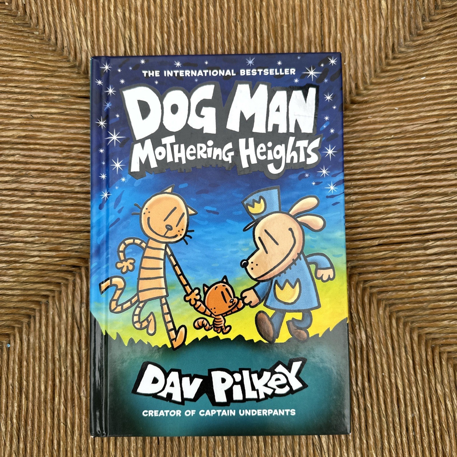 Dog Man: Mothering Heights: A Graphic Novel (Dog Man #10): From the Creator ...