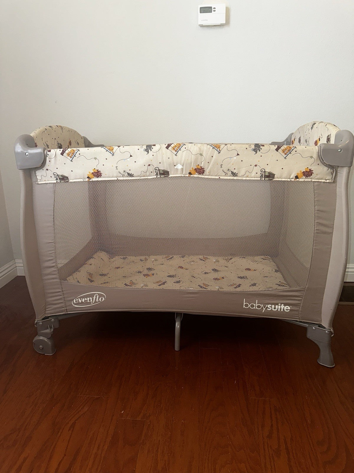 Evenflo Portable BabySuite 300 in the Circus/ABC Pattern