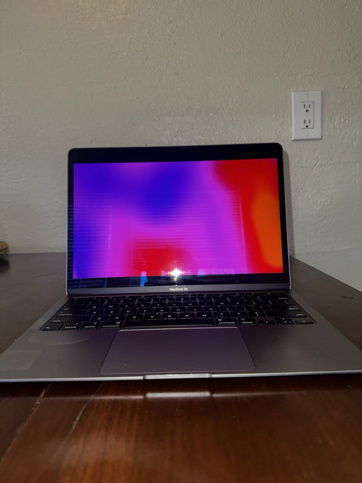 2020 Apple MacBook Air – 13.3″ Retina – 8GB / 256 GB – Space Gray