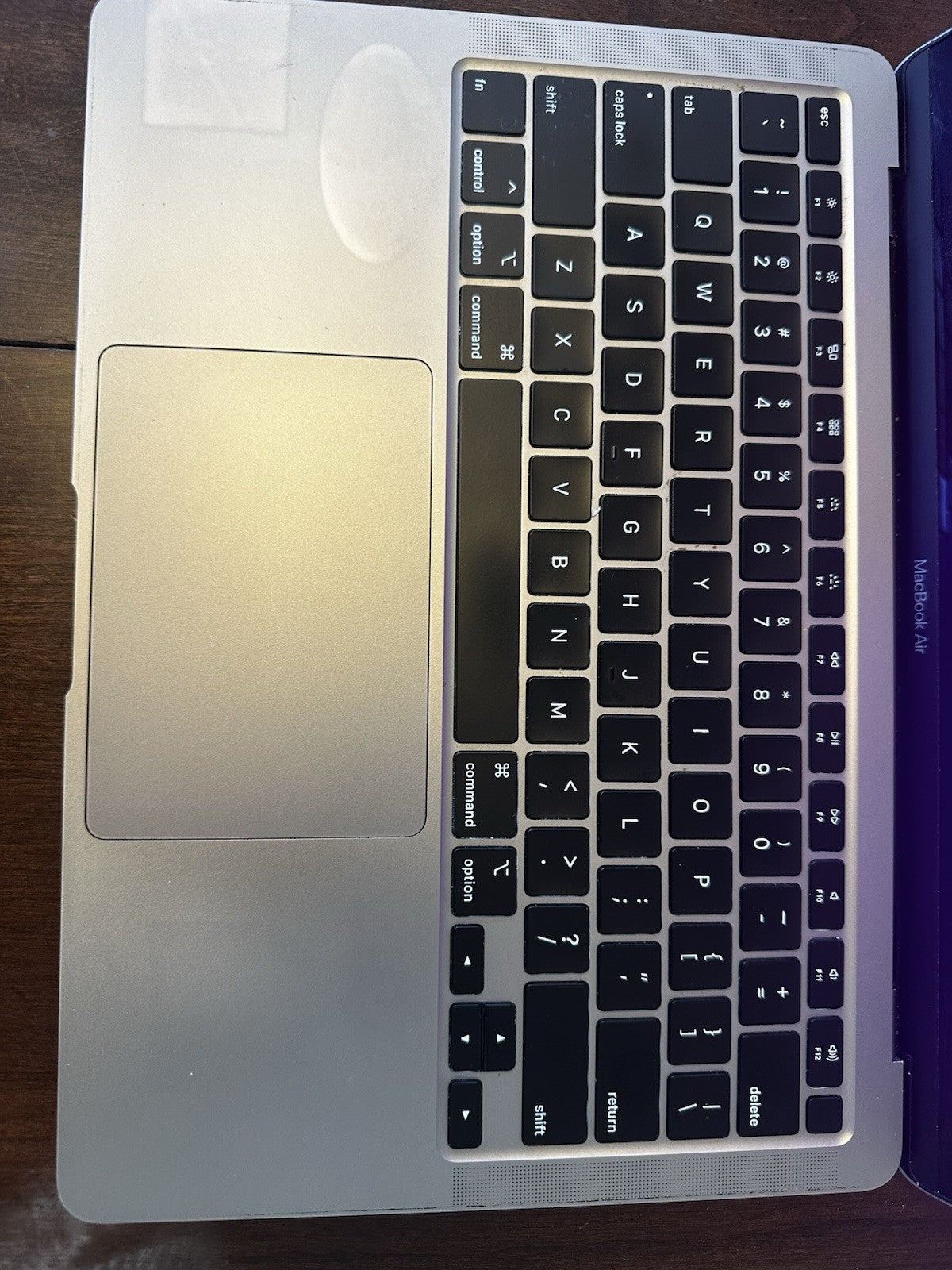 2020 Apple MacBook Air – 13.3″ Retina – 8GB / 256 GB – Space Gray