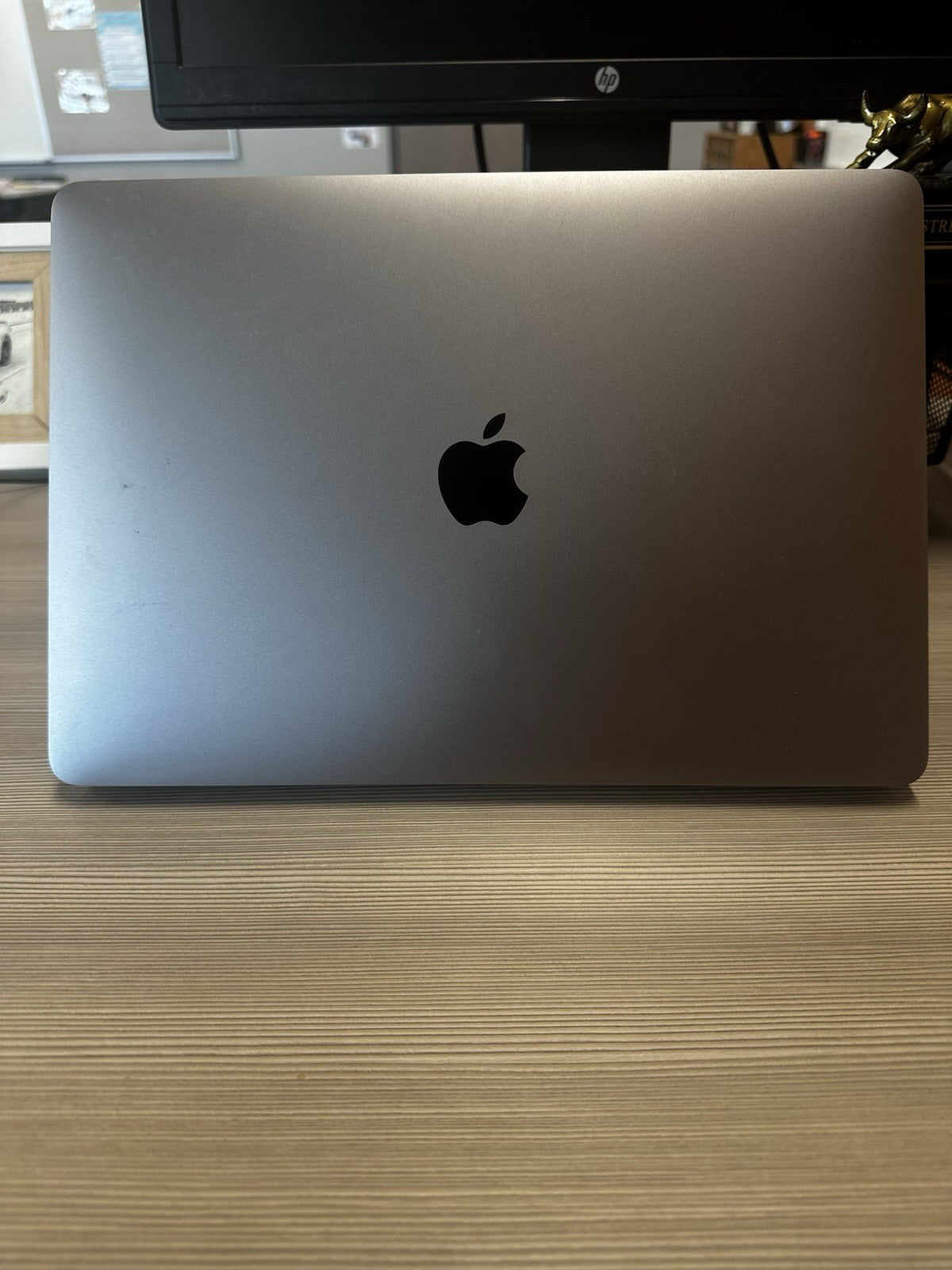2020 Apple MacBook Air – 13.3″ Retina – 8GB / 256 GB – Space Gray